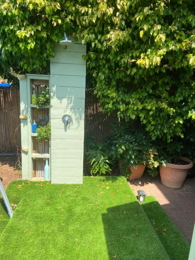 The Fruit Garden Guesthouse Kfar Yona Exterior foto